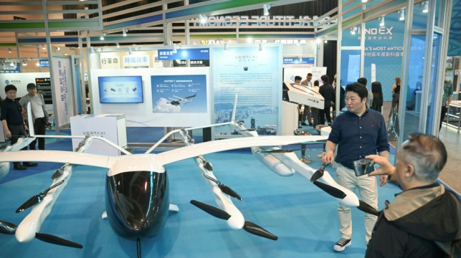 El sue&ntilde;o de los "taxis voladores" sigue vivo pese a los reveses