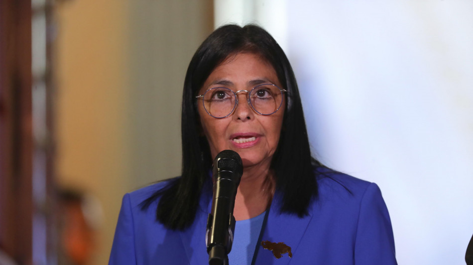 Venezuela, Rodr&iacute;guez chiama Trump 'socio e amico' e chiede fine del blocco