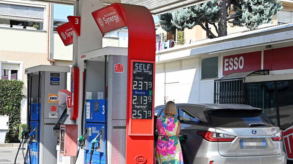 Prezzo del petrolio in forte rialzo, Wti scambiato a 94,71 dollari