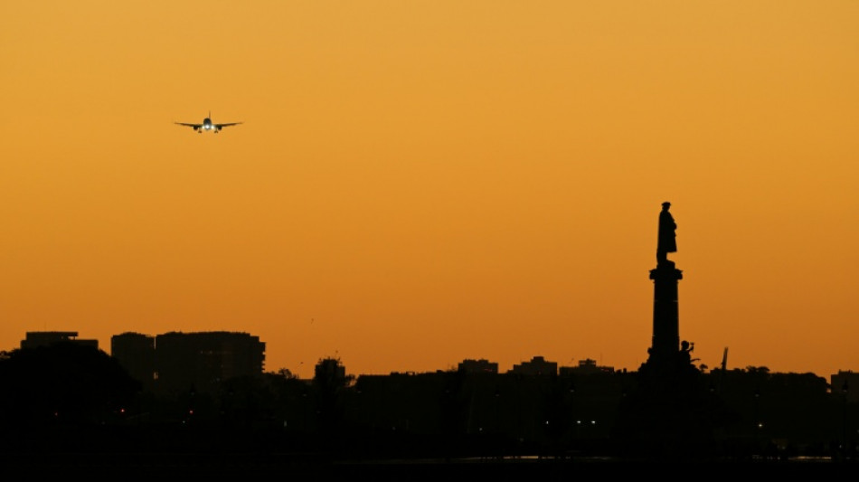 Weniger Reisen und Profit: Fluggesellschaften senken Prognosen für 2025