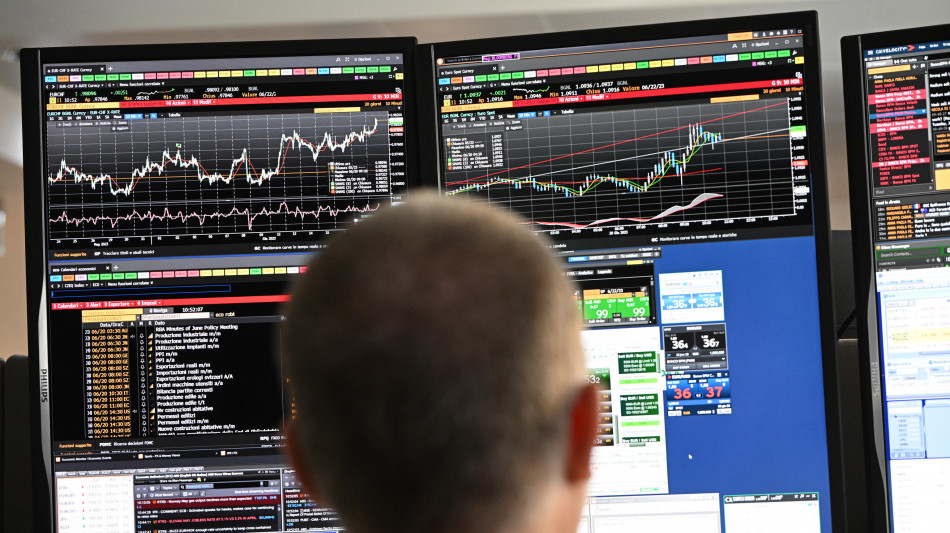 Lo spread tra Btp e Bund apre poco mosso a 82 punti
