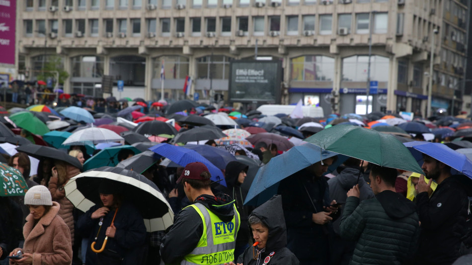 Studenti serbi in bicicletta verso Strasburgo accolti a Budapest