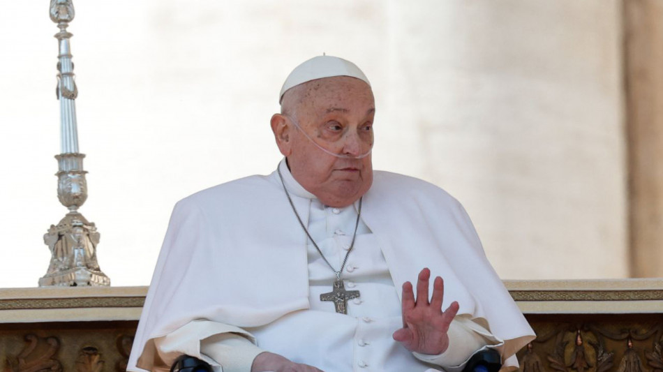 Il Papa in piazza S. Pietro per il Giubileo degli ammalati