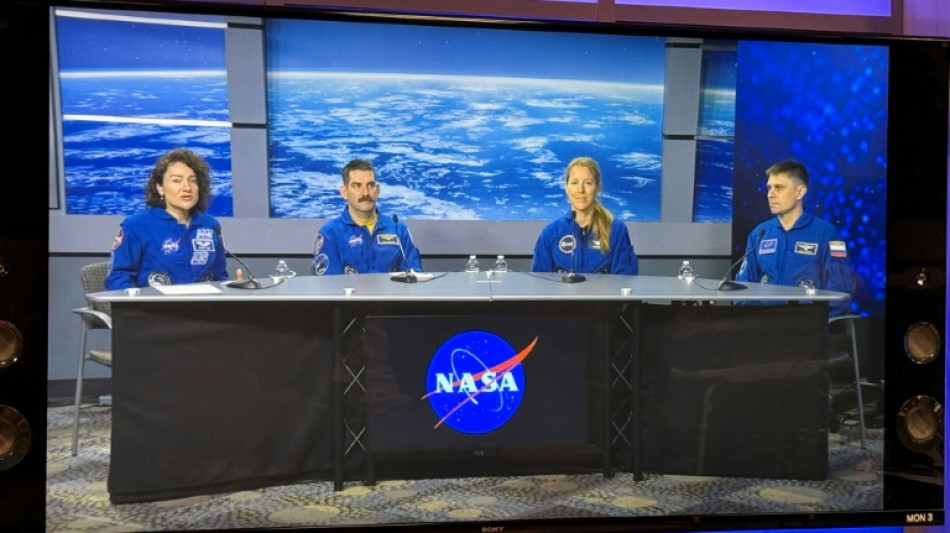 US-Astronautin nimmt Pl&uuml;schhasen ihrer kleinen Tochter mit ins All