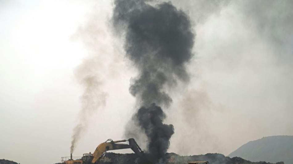 &Iacute;ndia alcan&ccedil;a 'marco' em energia limpa, mas carv&atilde;o segue dominando