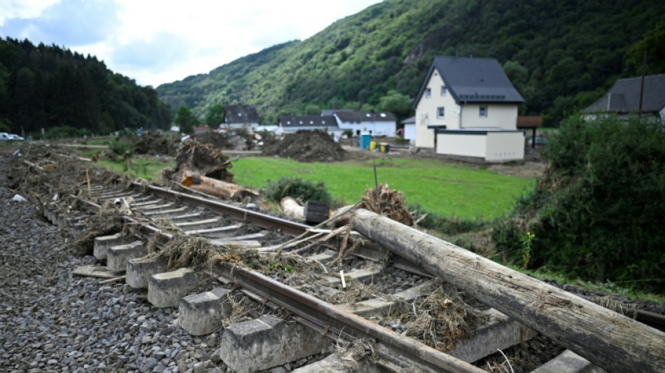 Durch Flut 2021 zerstörte Bahnstrecke von Köln nach Gerolstein wieder befahrbar