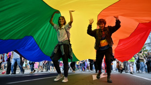 Comunidad LGBTQ de Serbia se moviliza tras cancelaci&oacute;n de EuroPride