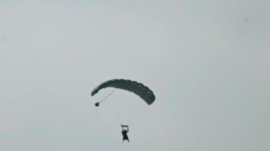 Britin feiert ihren 102. Geburtstag mit Fallschirmsprung