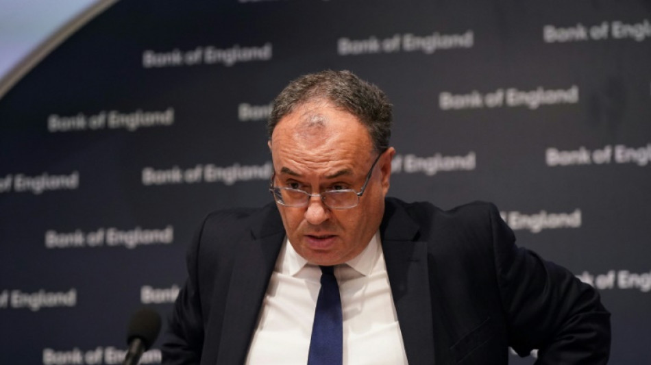 El Banco de Inglaterra sube sus tasas de inter&eacute;s 50 puntos y prev&eacute; una recesi&oacute;n