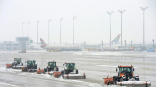 Flughafen M&uuml;nchen verl&auml;ngert Flugstopp - 760 Fl&uuml;ge von Schneechaos betroffen