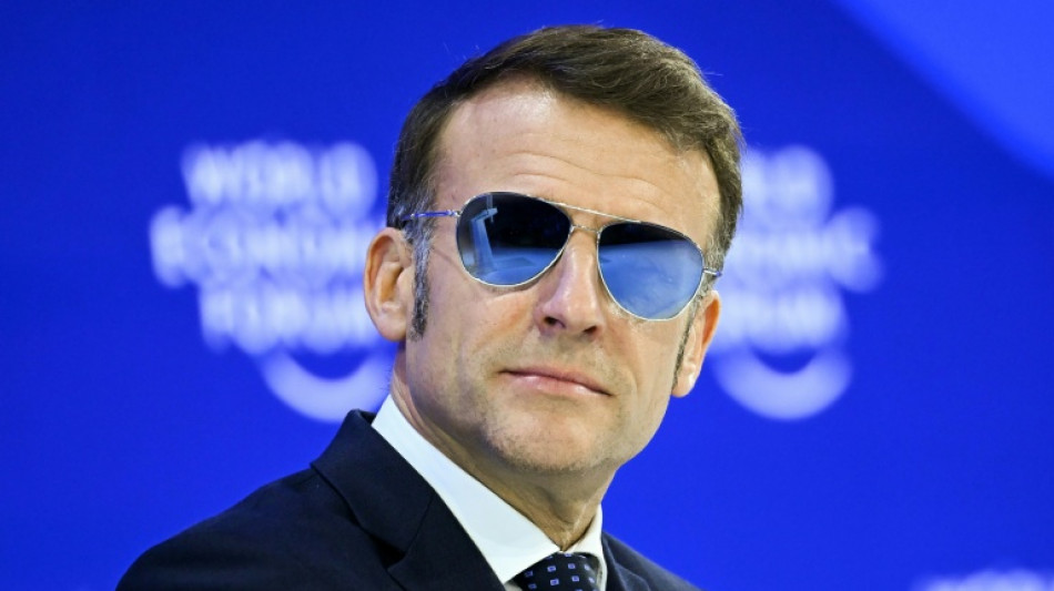 Derri&egrave;re les lunettes du pr&eacute;sident Macron, les d&eacute;fis d'un savoir-faire fran&ccedil;ais