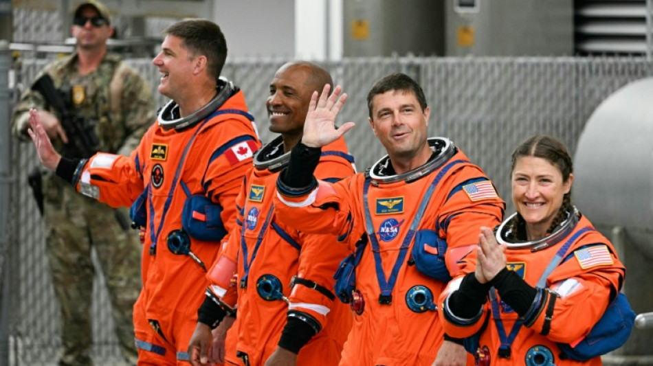 Astronautas a bordo del cohete para hist&oacute;rico lanzamiento a la Luna de Artemis II