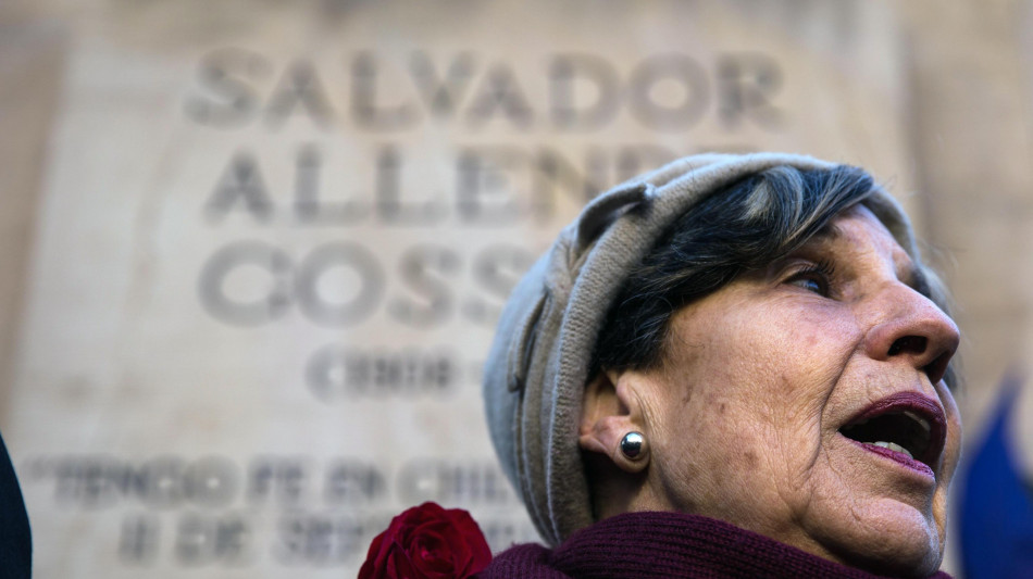 Sentenza shock in Cile, rimossa la senatrice Isabel Allende