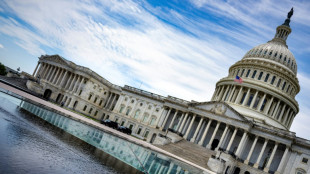 Senado de EEUU adopta el megaproyecto de ley de presupuestos de Trump