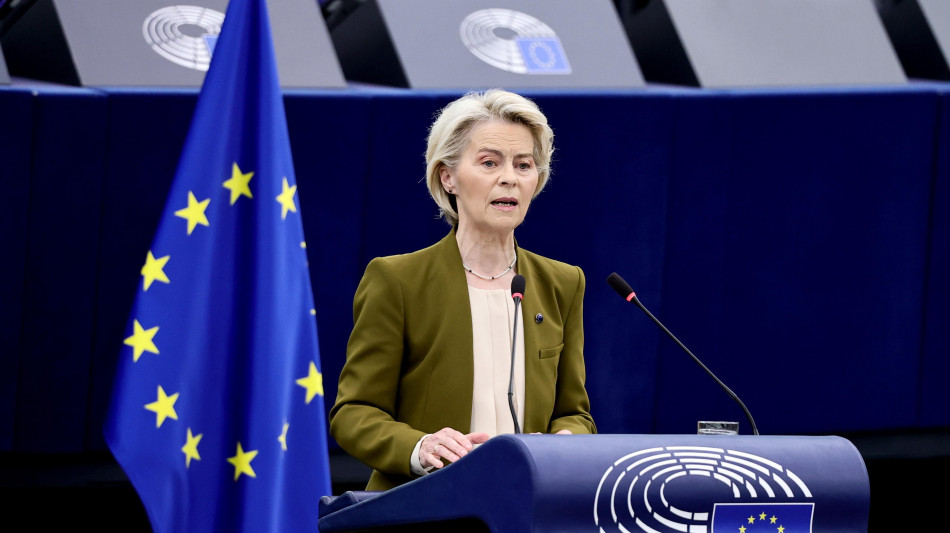 Von der Leyen, 'il futuro dell'auto Ue è elettrico'