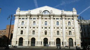 Borsa: Milano in calo dello 0,4% con Mps, Tim, Leonardo