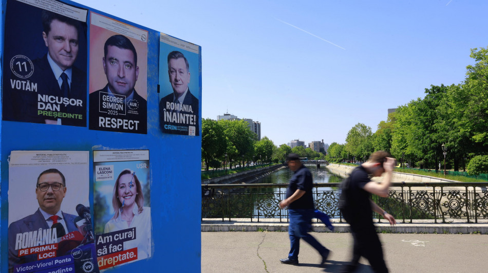 In Romania aperti i seggi per le nuove presidenziali