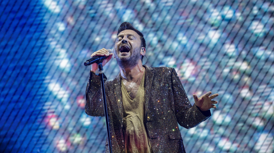 Hit parade, Cremonini debutta in vetta album