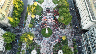 Tausende protestieren in Argentinien gegen R&uuml;ckzahlungsabkommen mit dem IWF