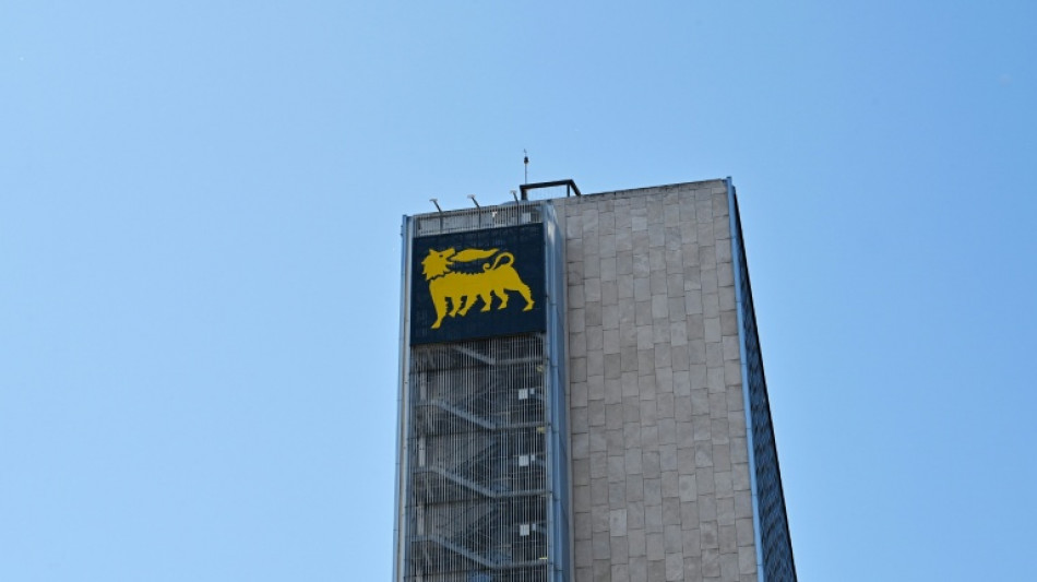 Venezuela y la italiana ENI firman un convenio para incrementar la producci&oacute;n de gas