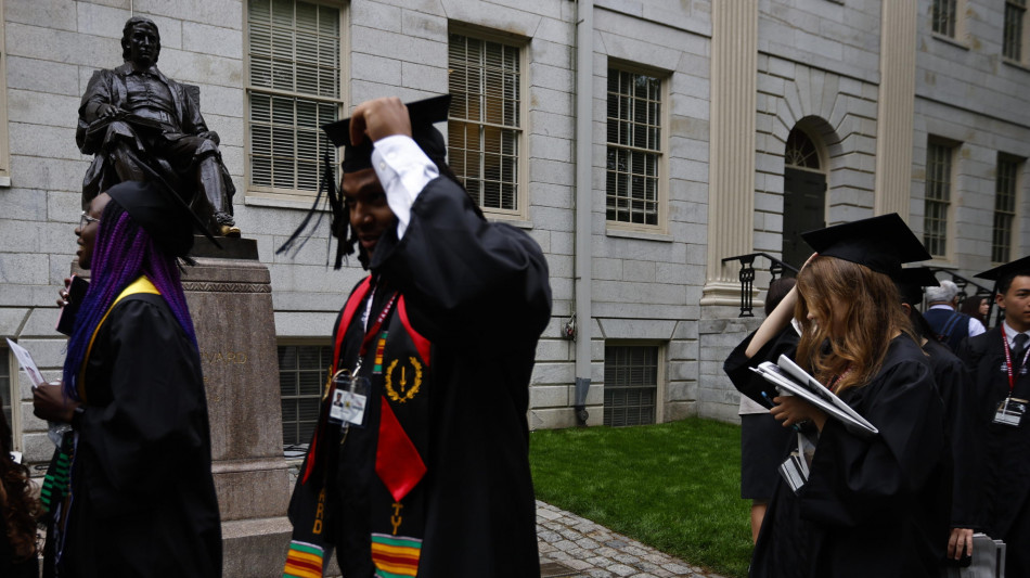 Trump vieta i visti per gli studenti stranieri ad Harvard
