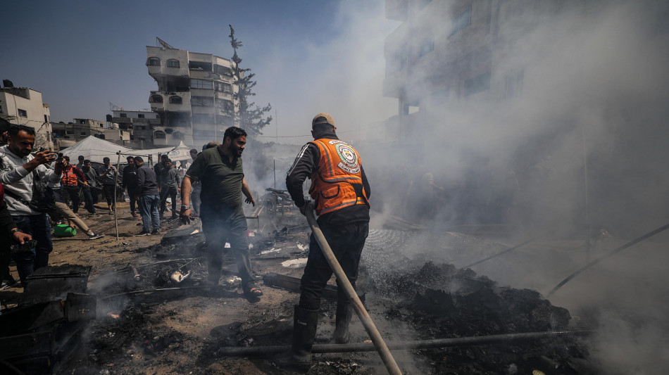 Hamas, 'almeno 17 morti in attacchi israeliani a Gaza'