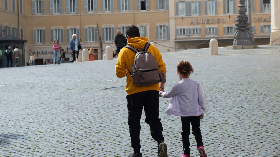 Inps, nel 2025 3 mesi di congedo parentale pagati all'80%