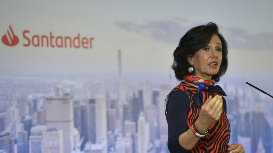 Beneficios del Banco Santander en fuerte alza impulsados por tasas de inter&eacute;s