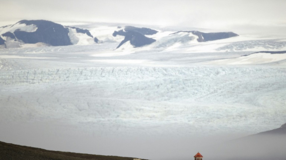 Arctic warming spurs growth of carbon-soaking peatlands