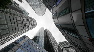Borsa: l'Europa debole con i dazi, male Francoforte (-1%)