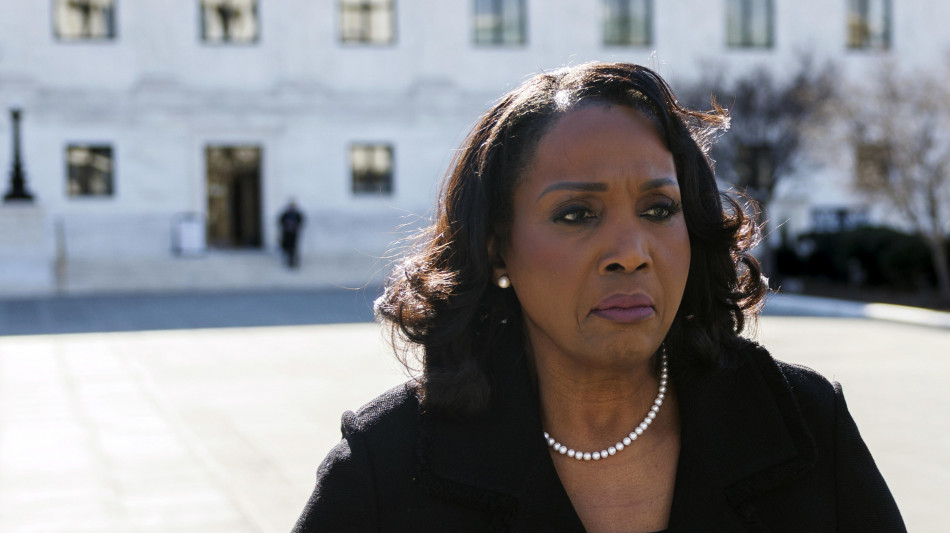 Corte Suprema Usa consente a Lisa Cook di restare alla Fed