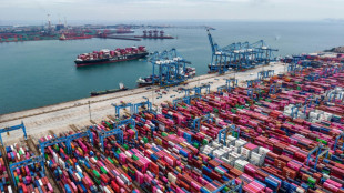 El crecimiento de China se desacelera por ca&iacute;da en el consumo interno y tensiones comerciales
