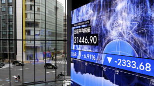 Borsa: Asia in rosso, sfumano le speranze di fermare i dazi