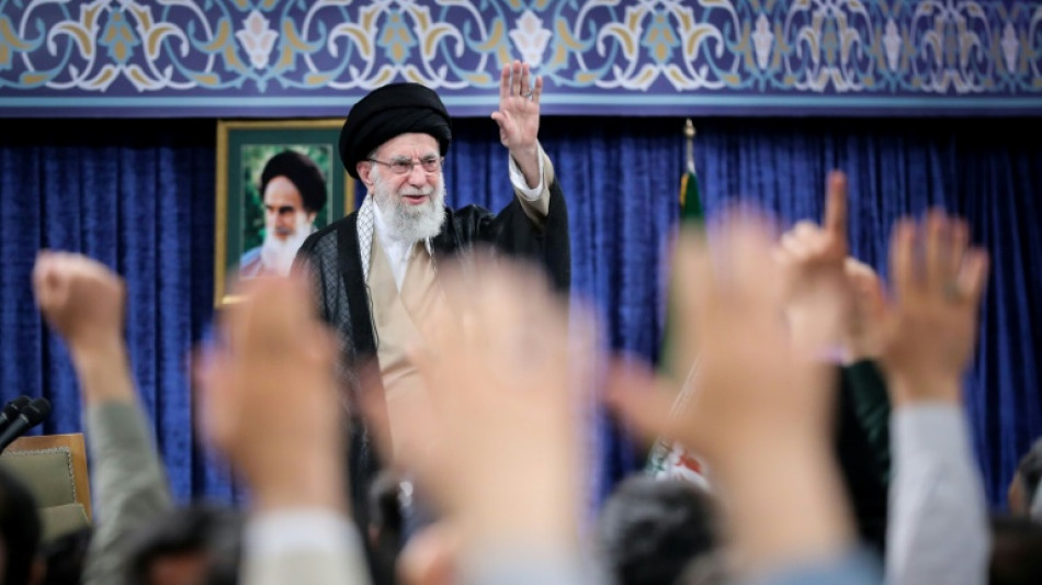 Stocks drop as fresh trade news awaited, oil down on Iran hopes