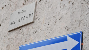 Borsa: Milano riduce il rialzo (+0,1%), corre Stm, debole Buzzi