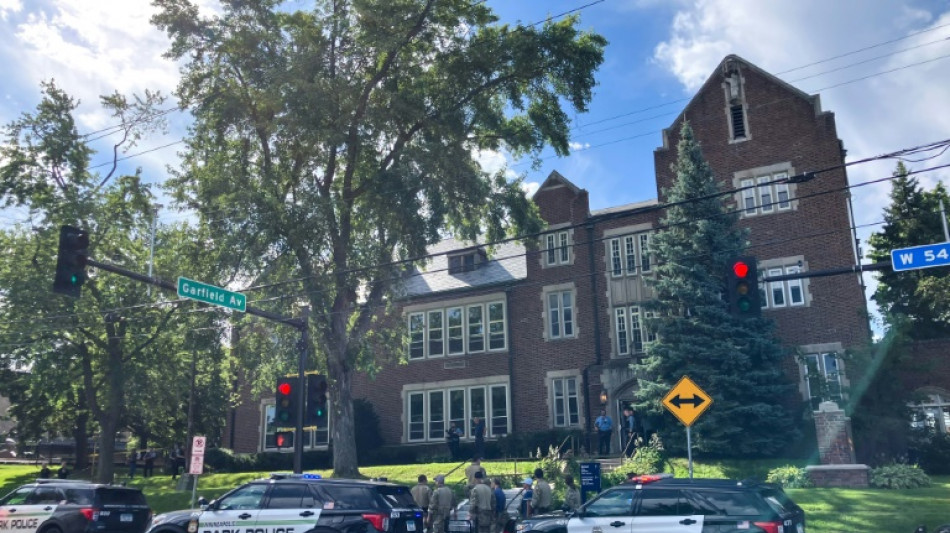 Un tireur tue deux &eacute;coliers et en blesse 14 autres dans une &eacute;glise &agrave; Minneapolis