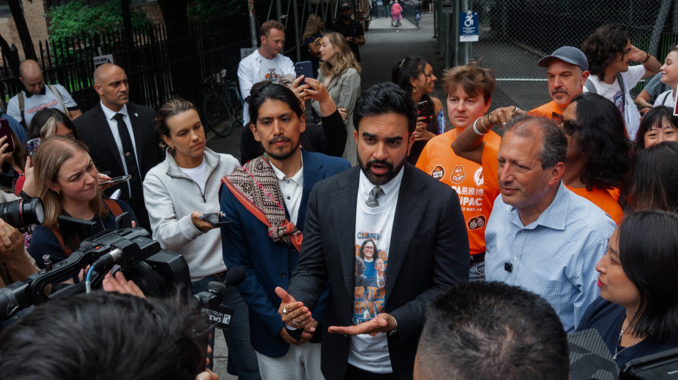 Tre candidati appoggiati da Mamdani vincono alle primarie di New York