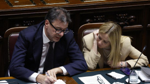 Manovra da 23,5 miliardi, coperture anche da banche, tagli ministeri e giochi