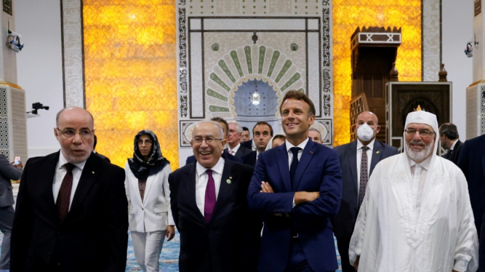 Macron concluye visita a Argelia para reactivar la relaci&oacute;n con Francia