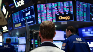 Wall Street termine en baisse, les accords commerciaux se font attendre